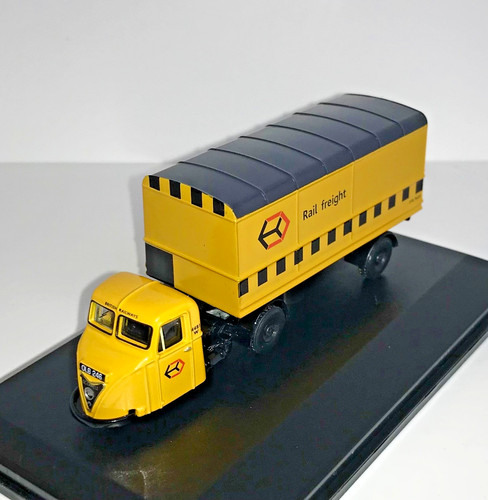 Oxford diecast scammell - oxford,