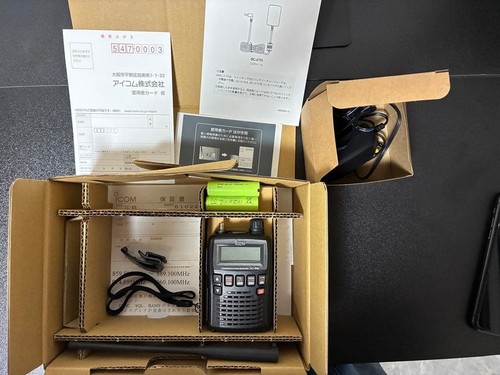 Icom wideband handheld - ic-r6,