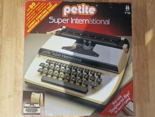 Petite super international - super,