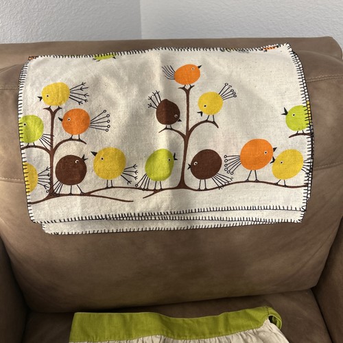 Eames apron and - apron, placement