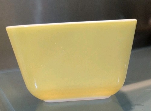 Vintage pyrex 501 - pyrex, yellow