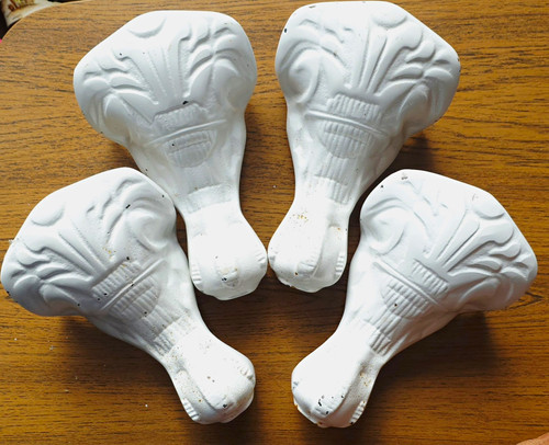 Set white ornate - of,