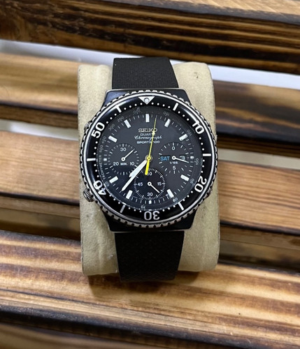 Seiko quartz chronograph - seiko,