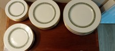 39 Royal Doulton Rondelay Plates