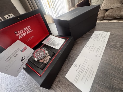 Citizen red arrows - citizen, limited