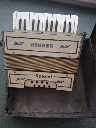 Hohner soloist accordion 8 - hohner, accordion,