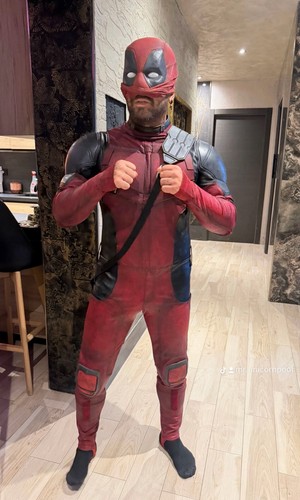 Deadpool maximum effort - deadpool,