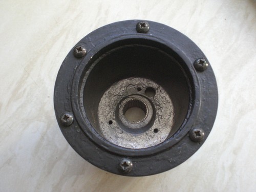 Mountney steering wheel - , hub