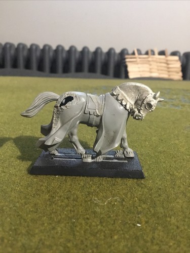 Bretonnian mount horse knight - horse,