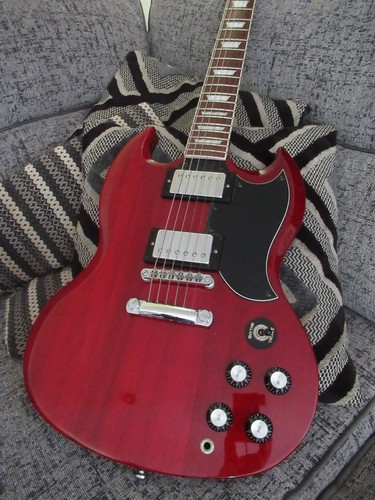 Tokai vintage cherry red - sg,
