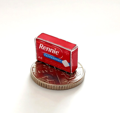 Dolls house miniature - 1:12, *