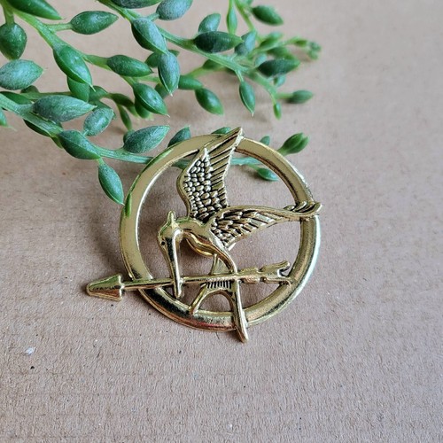 Hunger games mockingjay pin - games,