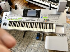 Yamaha Tyros 1 Digital Workstation Keyboard 61-inch. Incl PSU Speakers, Stand