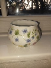 Queens - Country Meadow -