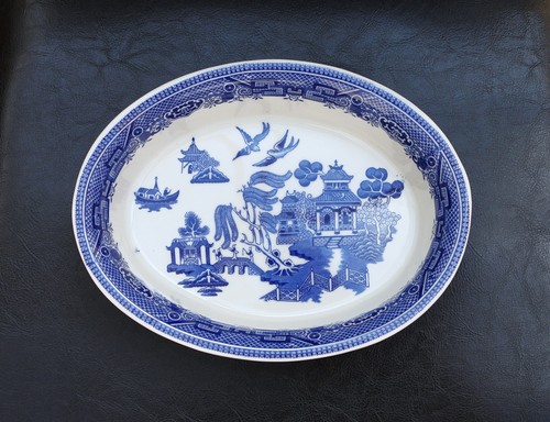 Blue and white willow pattern - blue,