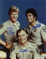 LARRY WILCOX ROBERT PINE ERIK ESTRADA CAST SIGNED 11x14 PHOTO CHIPS BECKETT BAS