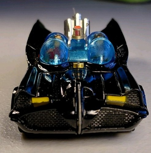 1st issue corgi batmobile - issue,