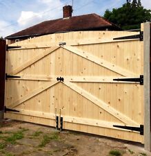 WOODEN DRIVEWAY GATES! 6FT HIGH 12FT WIDE (6FT EACH GATE)  