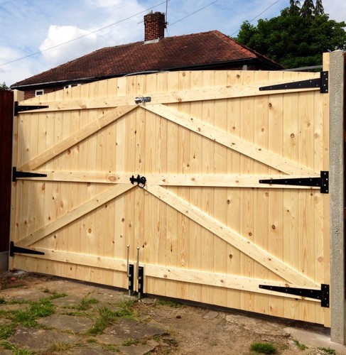 Wooden driveway gates 6ft - wooden,