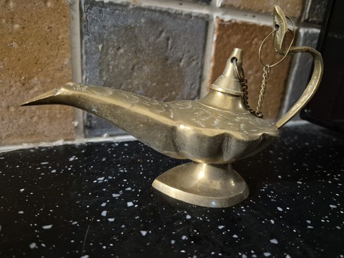 Vintage style brass aladdin - brass,