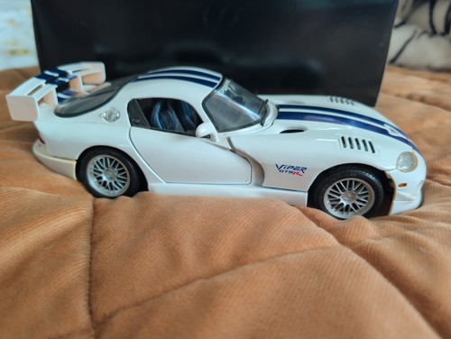 Maisto dodge viper gts - 1/18,