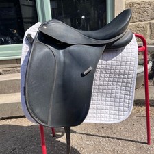 Wintec dressage saddle 17.5 Adjustable