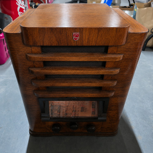 Very old wooden cased - cased, philips