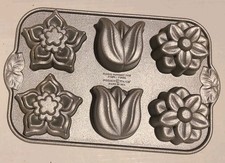 Nordic Ware Floral Bouquet Pan Mini Bundt Daffodil Tulip Daisy, rare find. 
