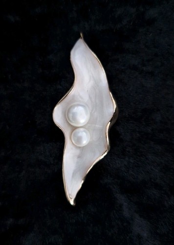 Faux pearl shell - faux, in