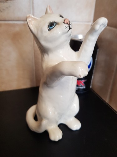 Beswick persian cat white - cat,