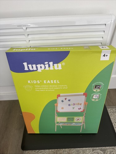 Kids wooden easel board - 2-in-1,