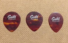 3 Guild guitar plectrums size