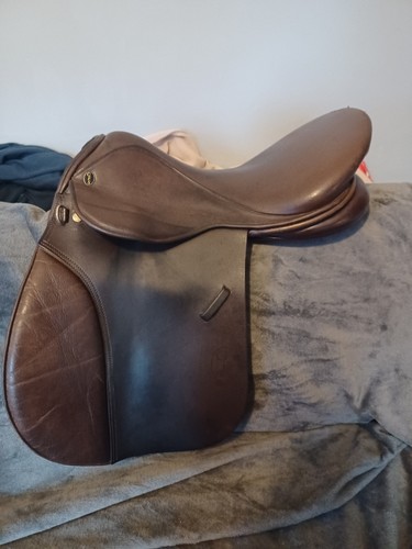 Gfs fieldhouse pro saddle - gfs, 17"saddle