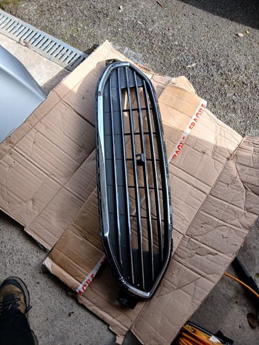 Ford galaxy front grill - front,