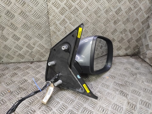 Transporter front wing - front,