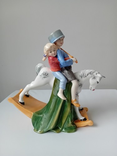 Royal doulton figurine hold - royal,