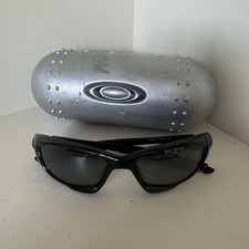 Oatley Half Jacket 2.0 XL Sunglasses + X-Metal Vault Case (Model OO9157-01)