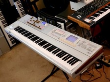 MUST SEE!!! ONE OF A KIND KORG