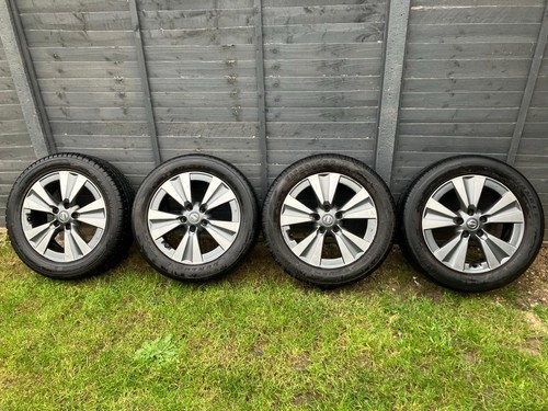 Nissan qashqai pulsar 17 - /,