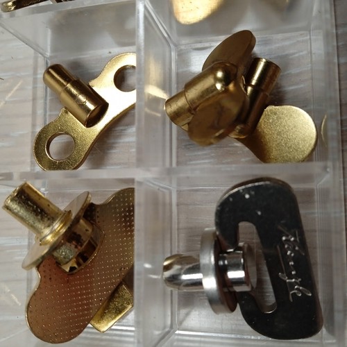 Alarm clock keys - clock, butterfly