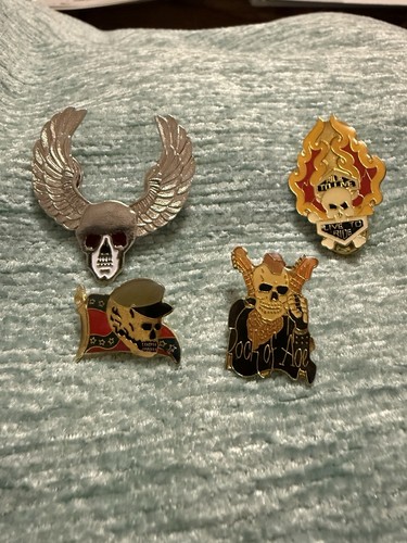 Biker skull pin badge - 4,