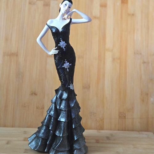 Shudehill elegant lady - shudehill,