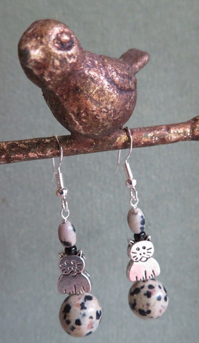 Silver tone cat with - silver, dalmation