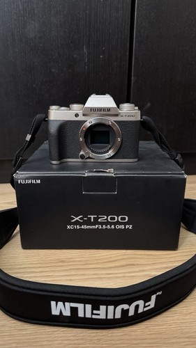 Fujifilm t200 mirrorless - x-t200,