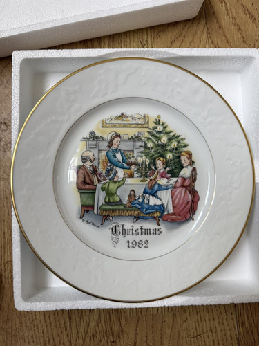 1982 christmas plate - 1982, plate.