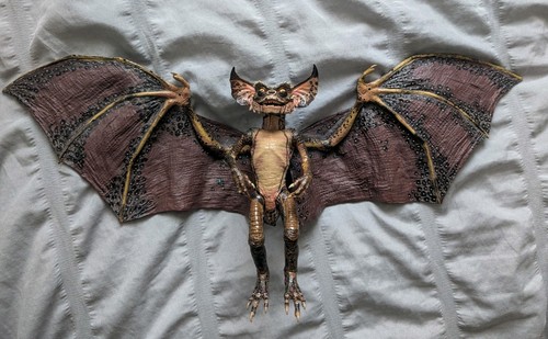 Neca gremlins bat - –,