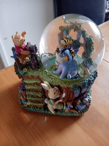 Snowglobe disney winnie - winnie, the