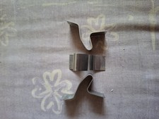 Greenhouse glazing clips