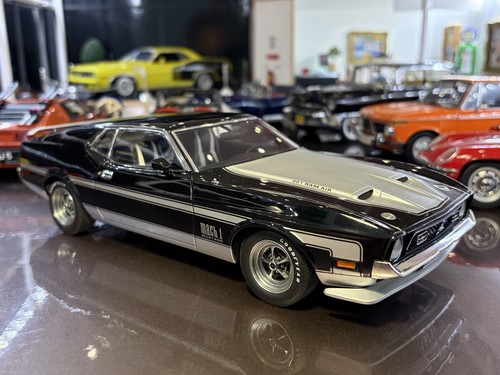 Autoart 1971 ford mustang - 1/18,
