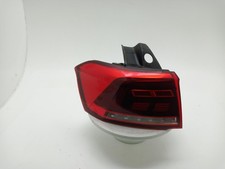 VOLKSWAGEN PASSAT Tail Light